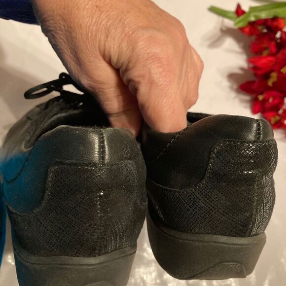 Munro American black shoes - Picture 2 of 4